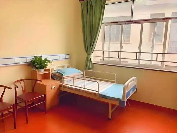 不会唱歌却开演唱会，58岁的郑伊健消费情怀？