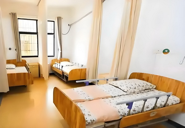 细节藏不住爱！白敬亭晒家意外暴露恋情？